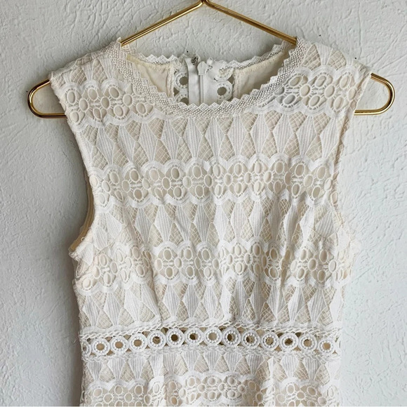 Lulu’s Kenna White Crochet Lace Sleeveless Bodycon Dress Sz Medium - Picture 4 of 7